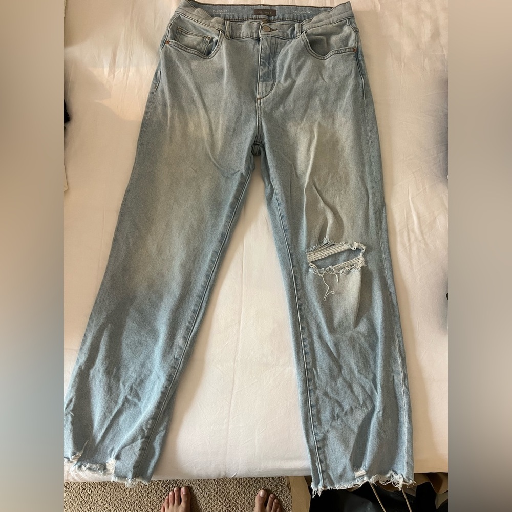 DL 1961 light wash jeans